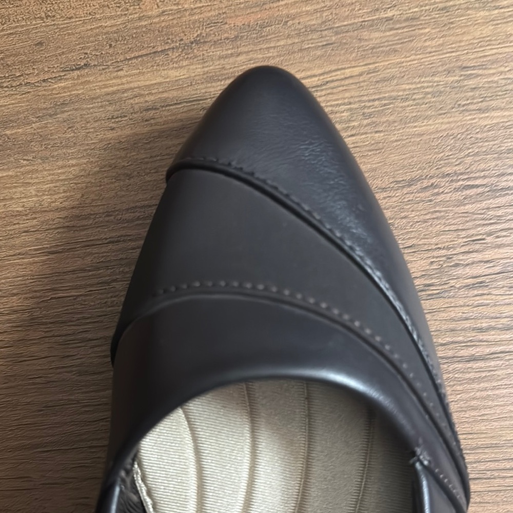 Easy Street Brown Heels Classic Design - Picture 5 of 6